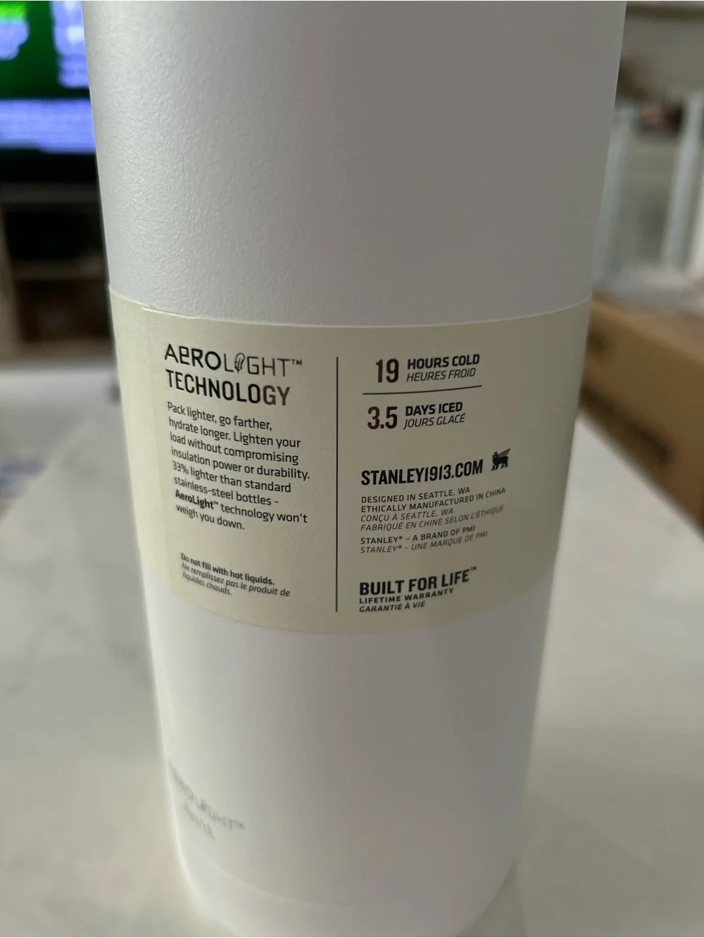 Stanley White Insulated Bottle with AeroLight Label - Picture 3 of 3